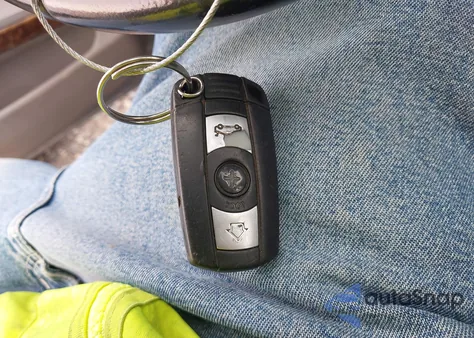 2006 BMW 325Xi from USA, damaged, VIN WBAVD13516KV06633